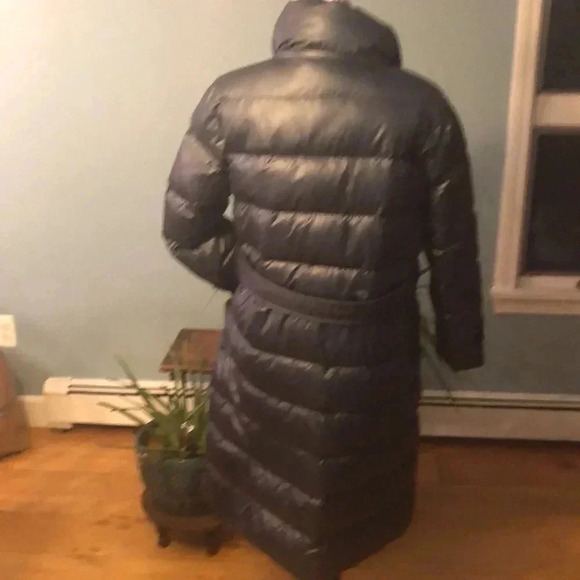 Winter Down Coat. Size Small - Picture 4 of 6